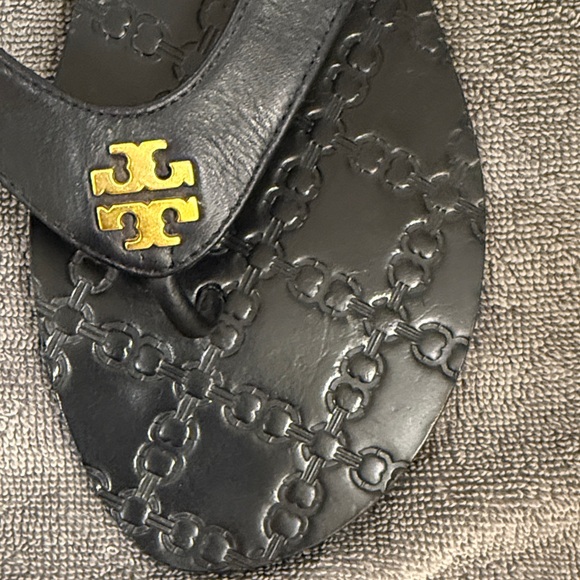 Tory Burch Black and Gold Flip Flops Womens Size 9 - Picture 7 of 7